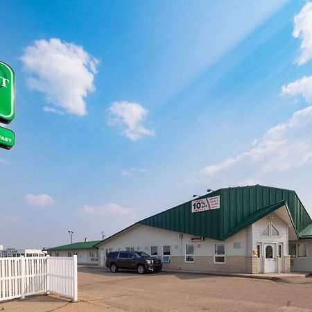 Perfect Inns & Suites Weyburn 외부 사진