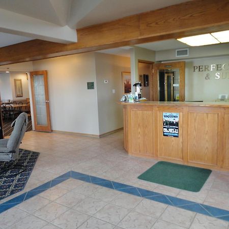 Perfect Inns & Suites Weyburn 외부 사진