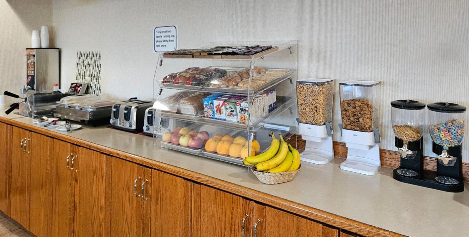 Perfect Inns & Suites Weyburn 외부 사진
